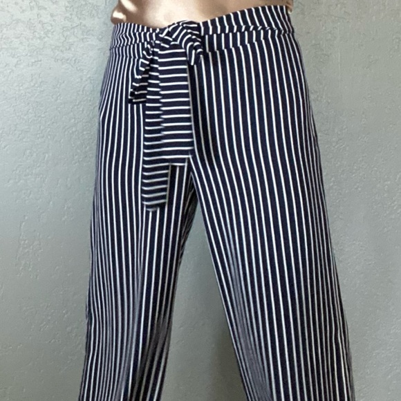 Size M - Navy & White Stripe Straight Leg Pants w/ Waist Tie 🖤 - Picture 2 of 4